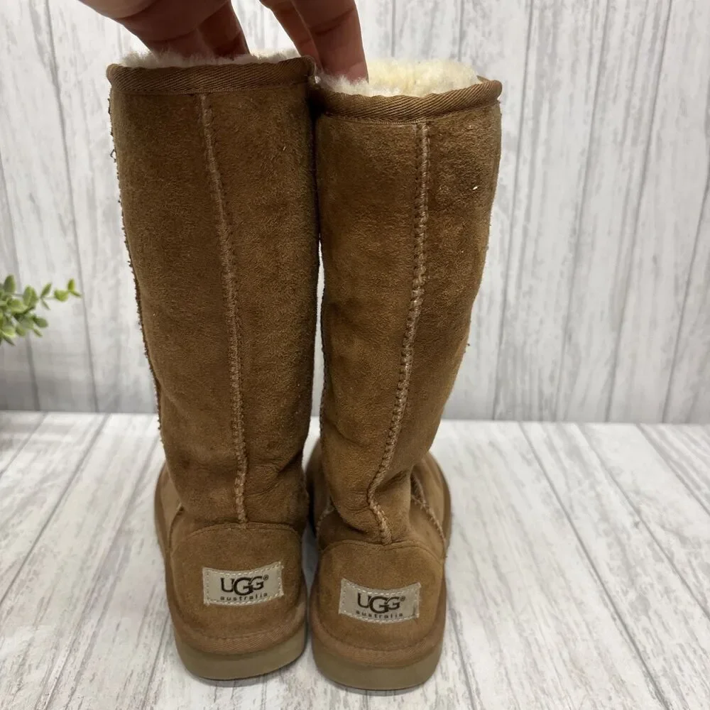 Girls Size 2 Ugg Boots Tall